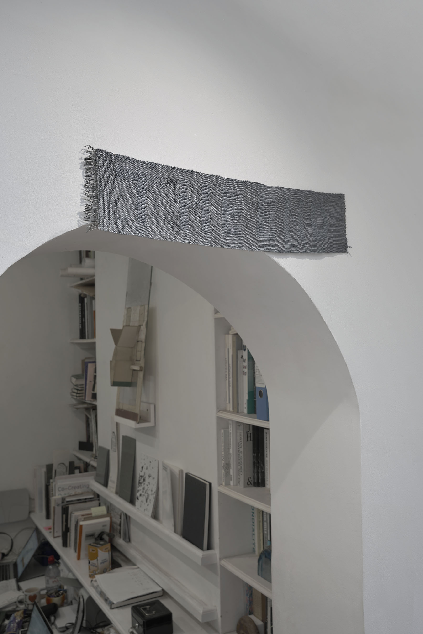 The End, Hand woven cotton yarn. 2023.  (AGATA MADEJSKA: 13)