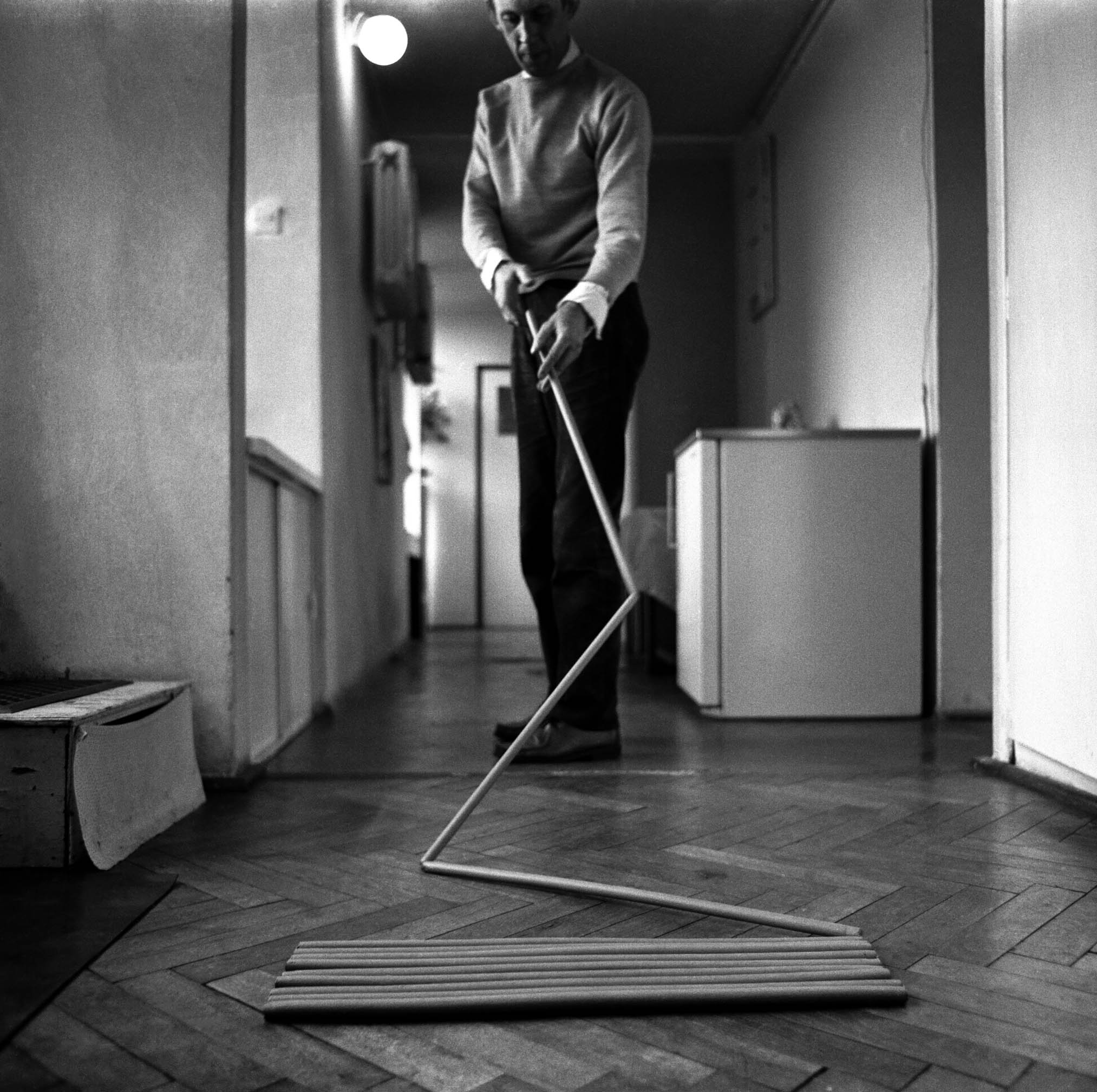 Photo by Eustachy Kossakowski ©Hanna Ptaszkowska and archive of Museum of Modern Art Warsaw  (Edward Krasiński 4)