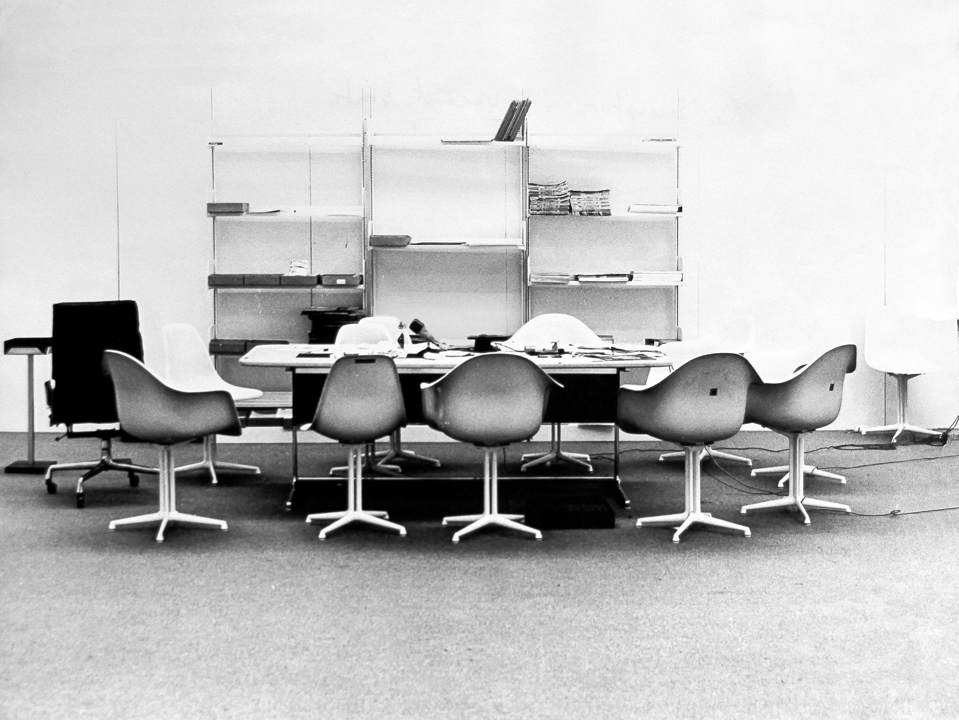 Image Credit: The Sculpture – Vacant State, exhibition view between 6, Kunsthalle Düsseldorf, 1971. Courtesy Barbara Steveni (Incidental Futures 0)