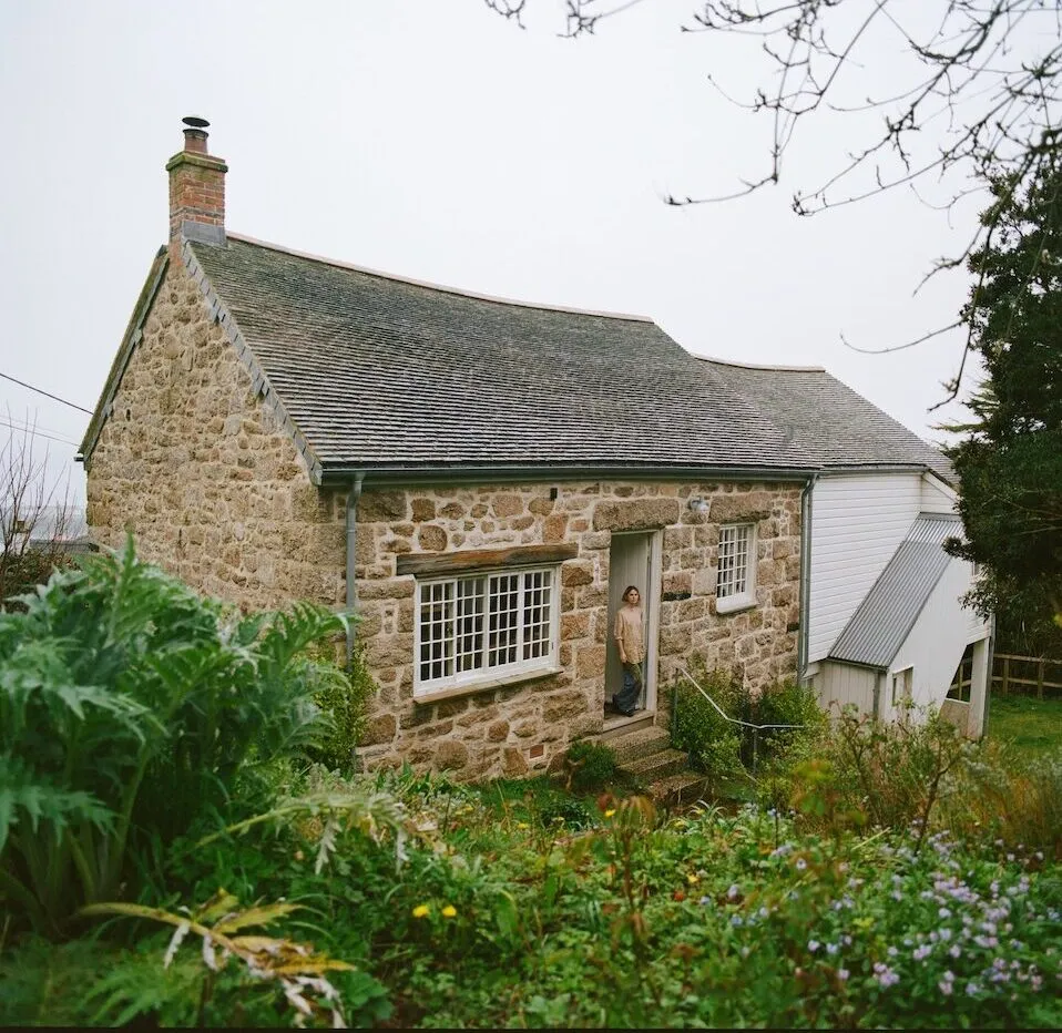 CENTERING CONTEMPORARY ARTISTS IN HISTORIC PLACES: BUILDING & SUSTAINING ARTIST RESIDENCIES